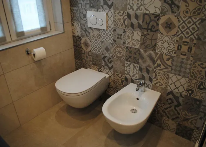 Dolcelago Guest house