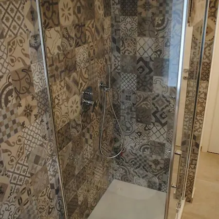 بيت ضيافة Dolcelago 3*