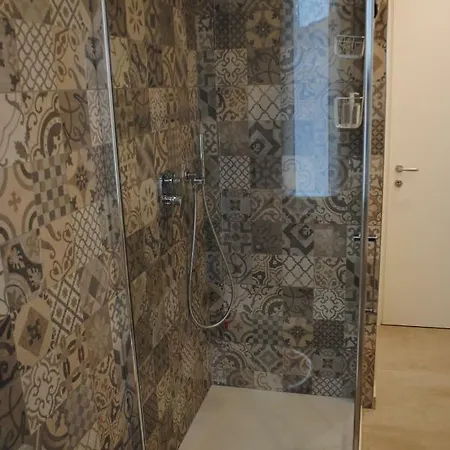 بيت ضيافة Dolcelago Sirone